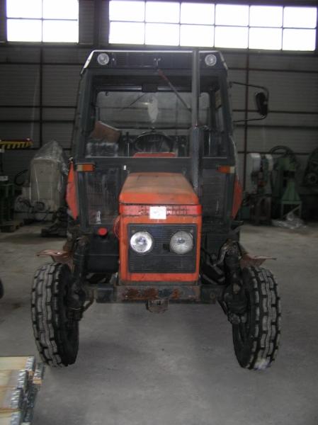 1 traktor kolový (Auction Premium) | NetBid ?eská republika